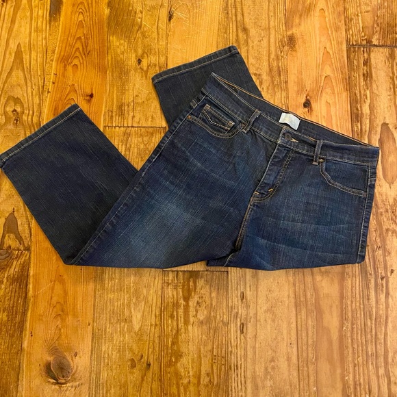 Signature by Levi Strauss 512 Gold Label Perfectly Slimming Capri Jeans - Picture 2 of 7